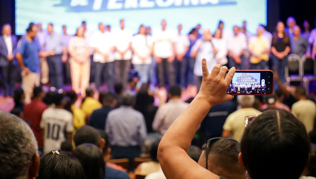 Apoiadores acompanharam a solenidade