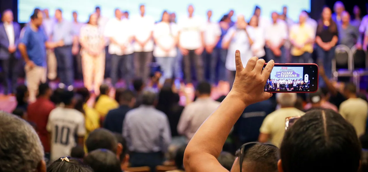 Apoiadores acompanharam a solenidade