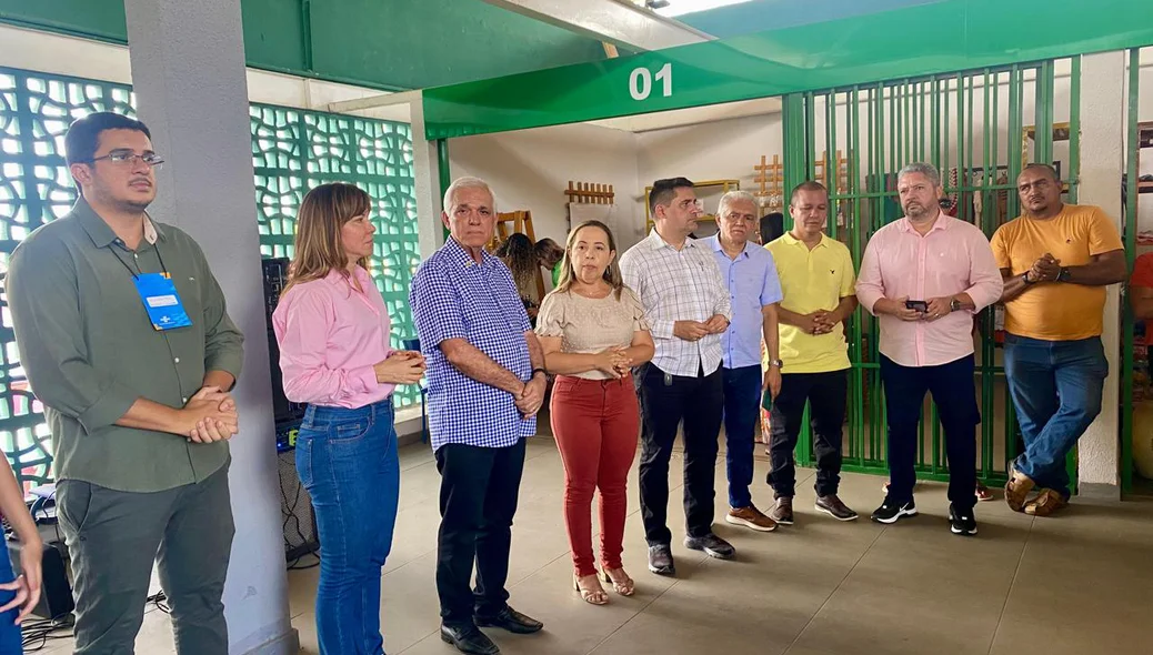 Autoridades presentes na solenidade