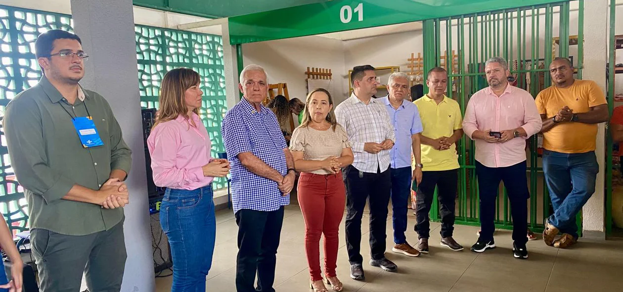 Autoridades presentes na solenidade