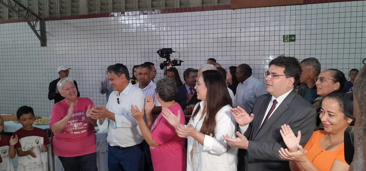 Autoridades presentes no evento