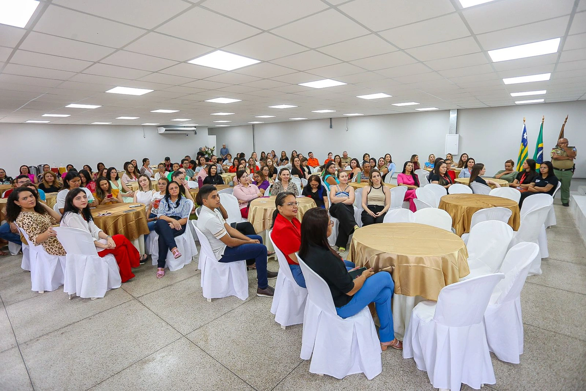 Celebração organizada em homenagem ao Dia da Mulher