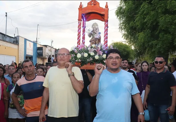 Confira como foi a procissão de abertura do festejo de São José em Altos