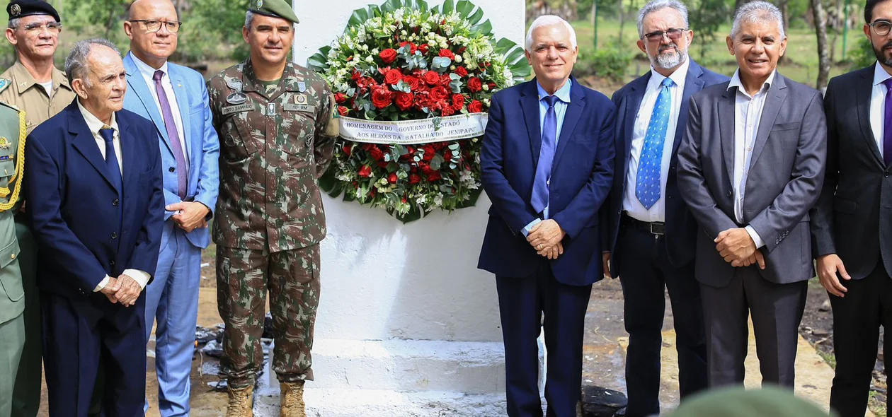 Coroa de flores em homenagem aos homens e mulheres que lutaram na Batalha do Jenipapo