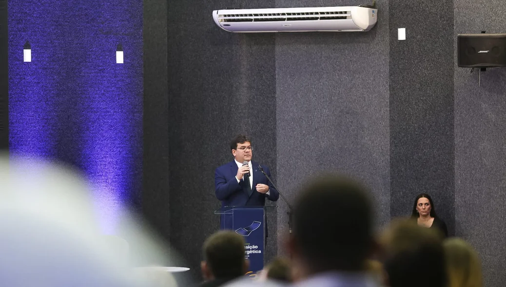 Debate no auditório da Fiepi
