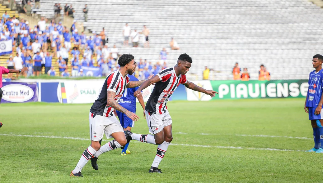 Dedé comemora gol do River