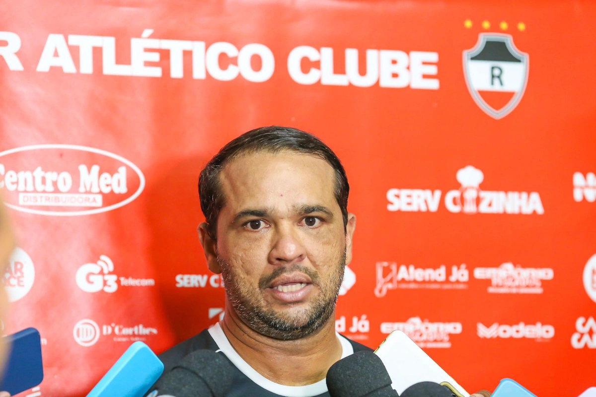 Dico Woolley, técnico do River