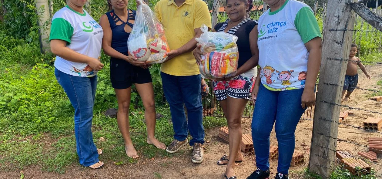 Distribuição dos kits alimentação durante o período da Semana Santa