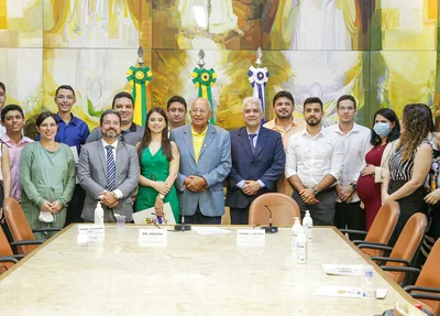 Dr. Pessoa empossa novos servidores