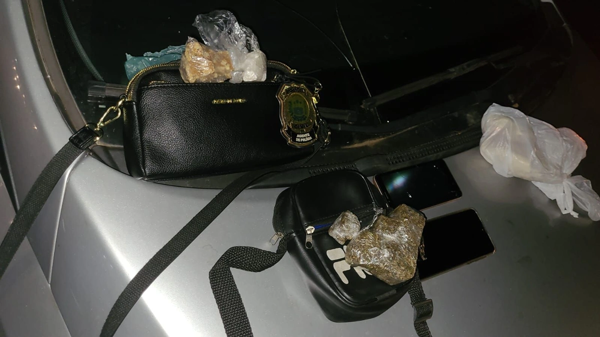Drogas encontradas com os dois