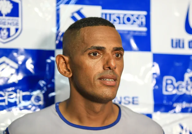 Du Santos, capitão do Oeirense