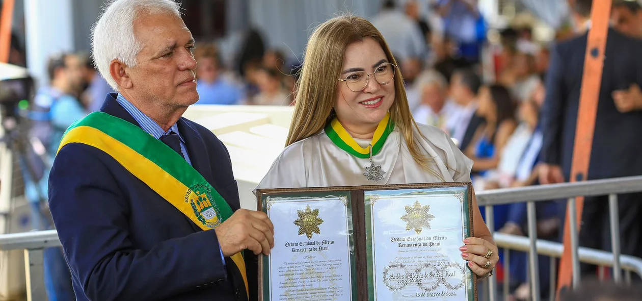 Entrega da medalha do Mérito Renascença