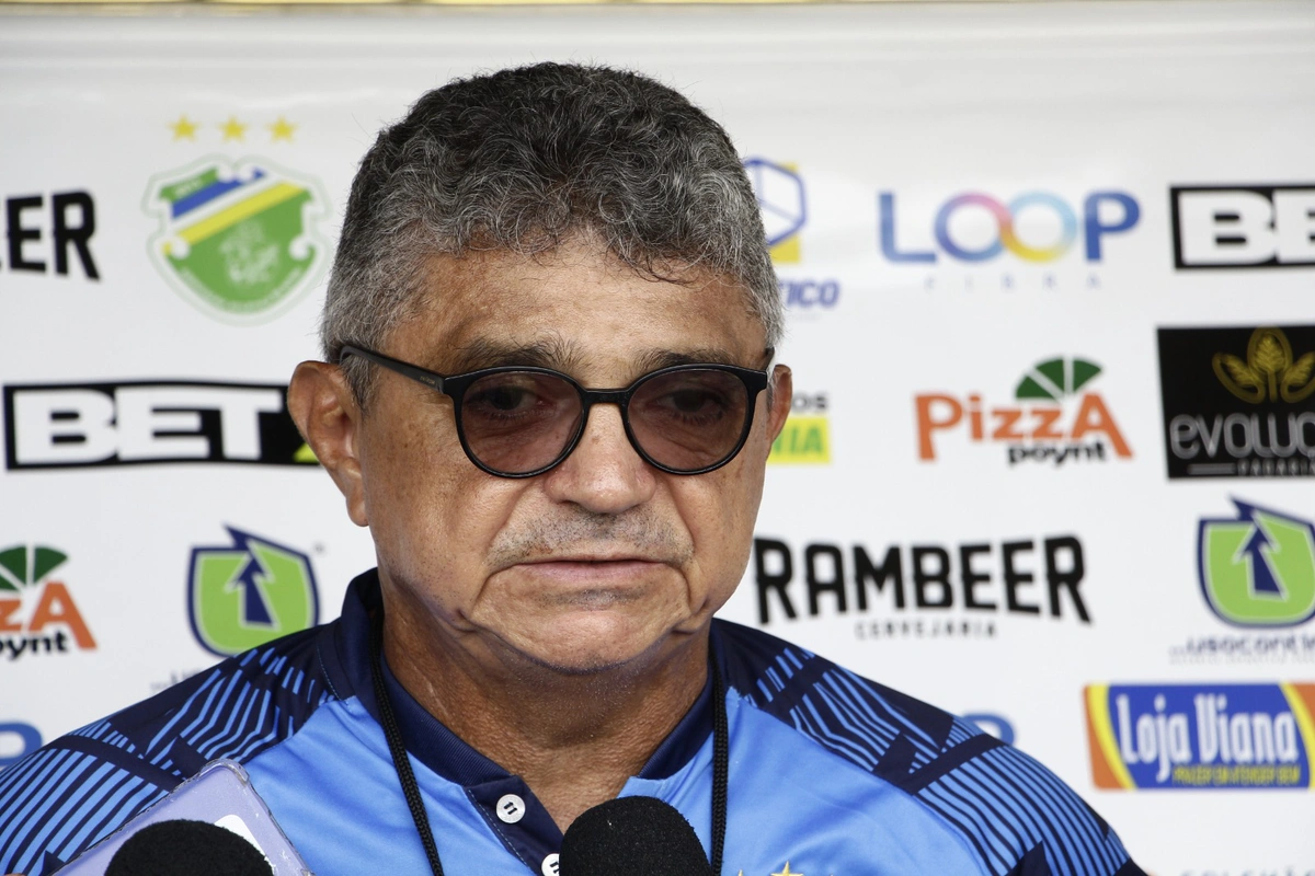 Flávio Araújo, técnico do Altos