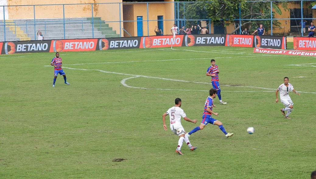 Fluminense-PI e Fortaleza se enfrentaram no estádio Lindolfo Monteiro