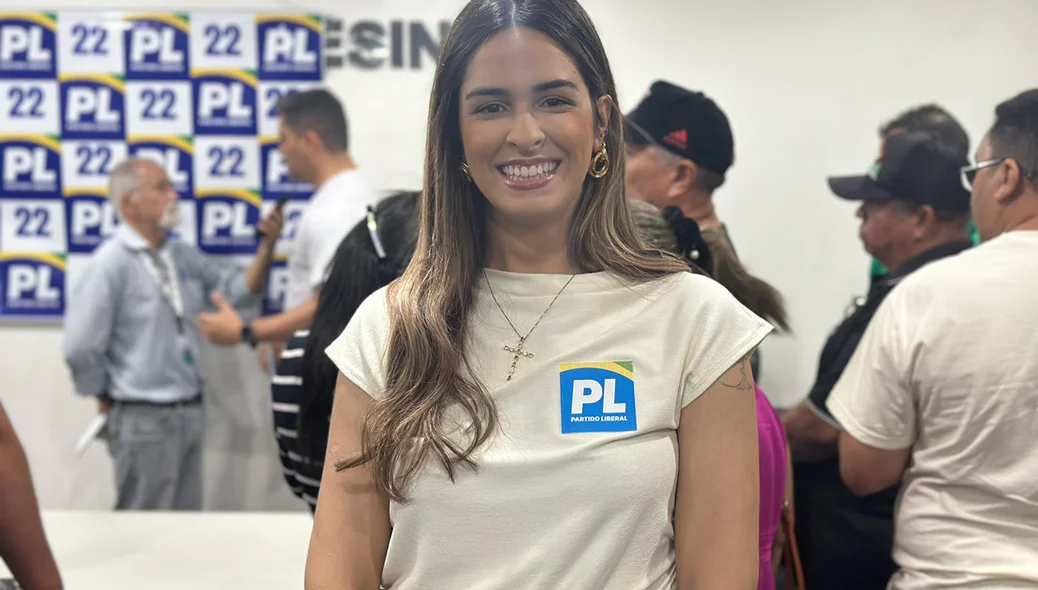 Gessy Lima durante ato de filiação ao PL