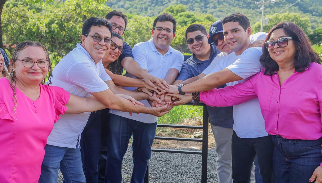Governador e autoridades na inauguração da revitalização e manutenção da sinalização rodoviária na Rodovia