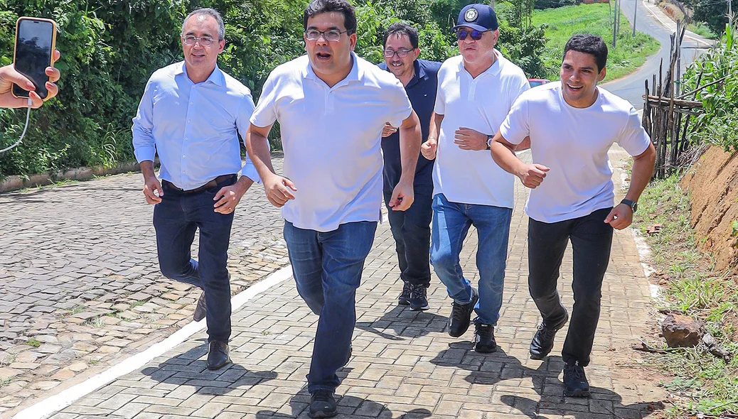 Governador inauguração da urbanização da PI-236 com implantação de passeio público