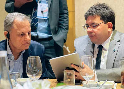 Governador Rafael Fonteles em reunião com Sagar Kaushik, da multinacional UPL