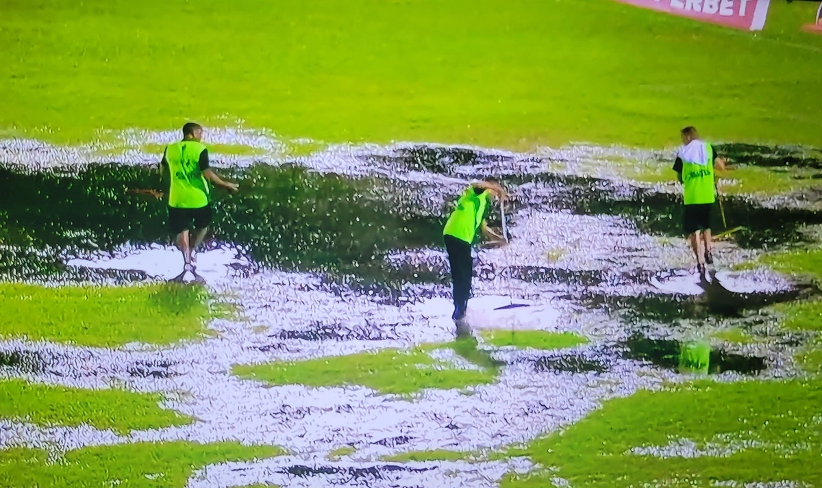 Gramado do Lindolfo fica impraticável e Flu-PI e Fortaleza é adiado