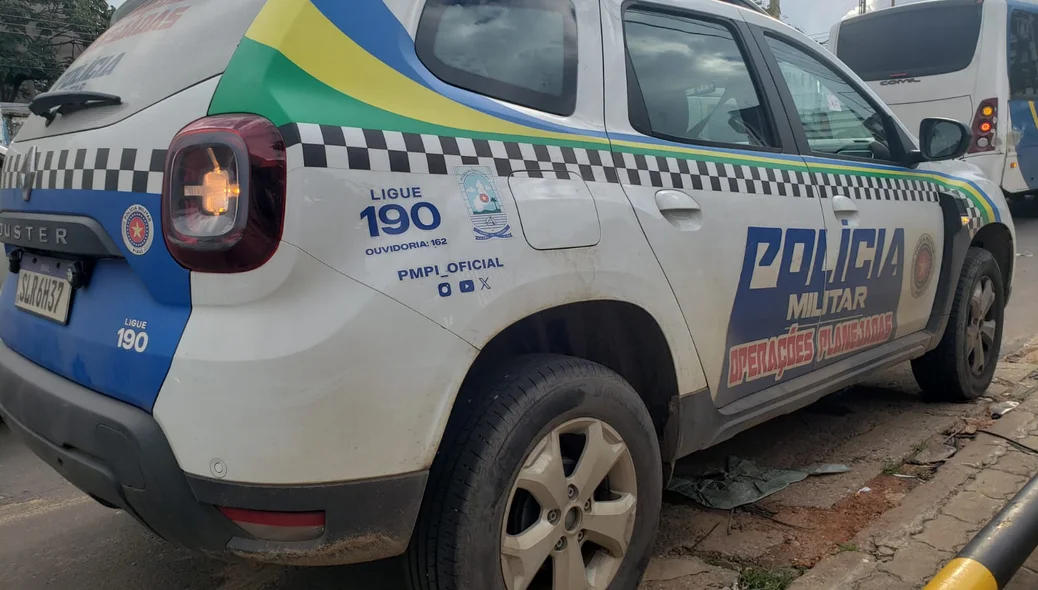 Guarnição da PM no local do crime