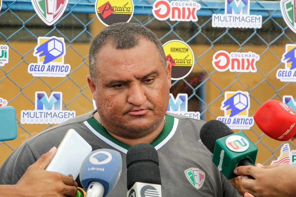 Higor César, técnico do Fluminense-PI