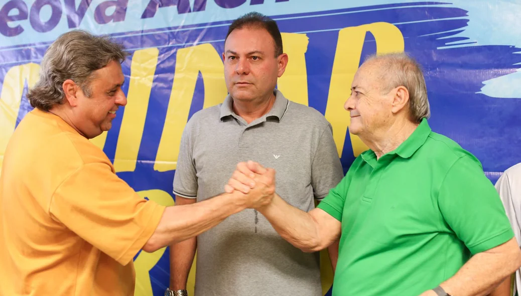 Julio Arcoverde ao lado de Jeová Alencar e Silvio Mendes
