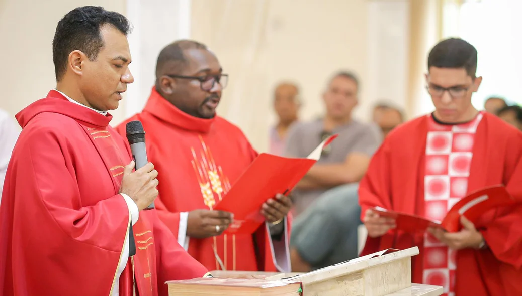 Leitura durante a missa