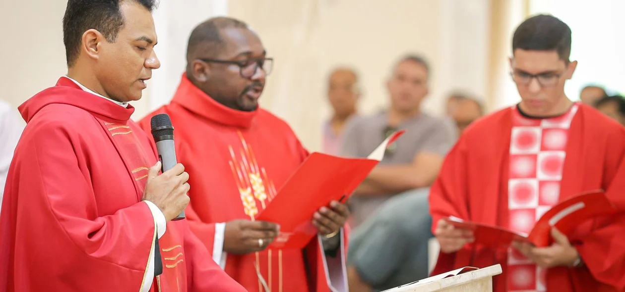 Leitura durante a missa
