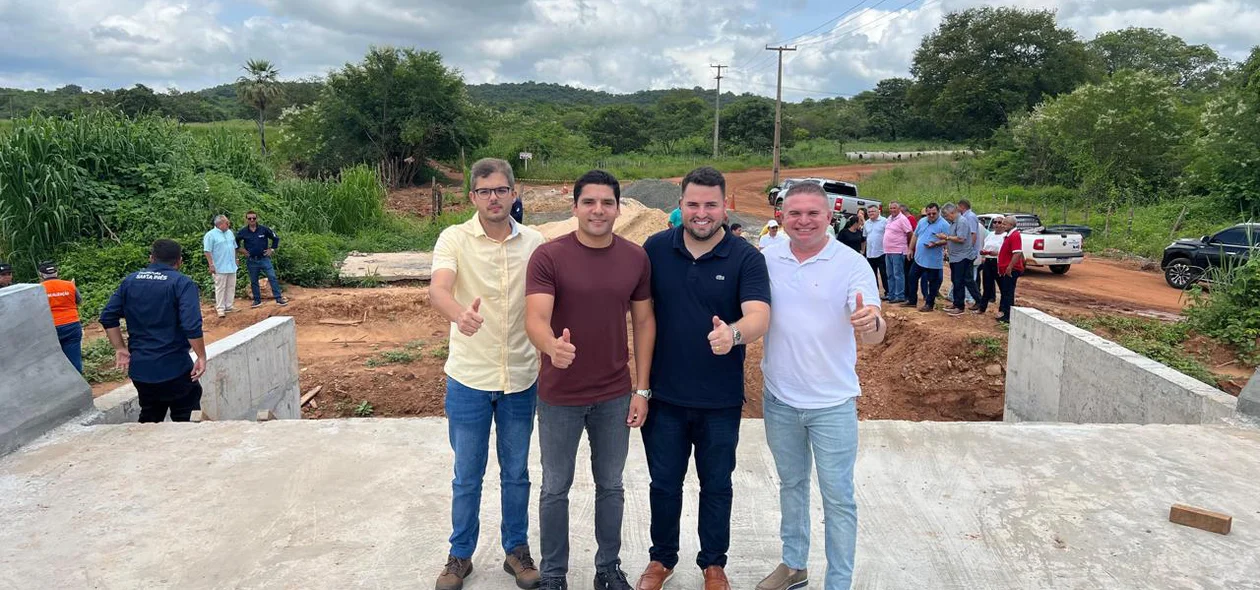 Leonardo Sobral acompanha obras do DER-PI em Aroazes