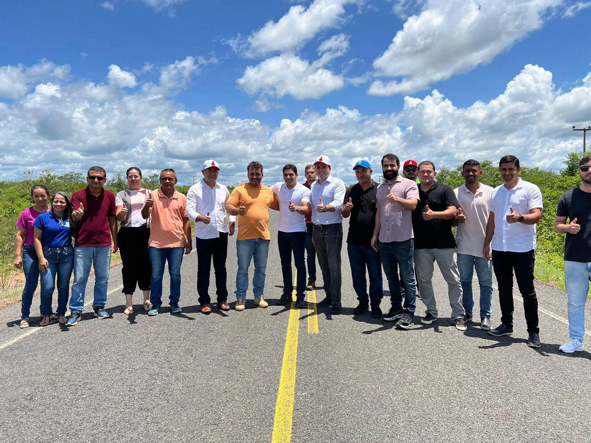 Leonardo Sobral do DER visita obras no Território dos Carnaubais