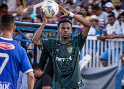 Lucas Manga, lateral do Altos