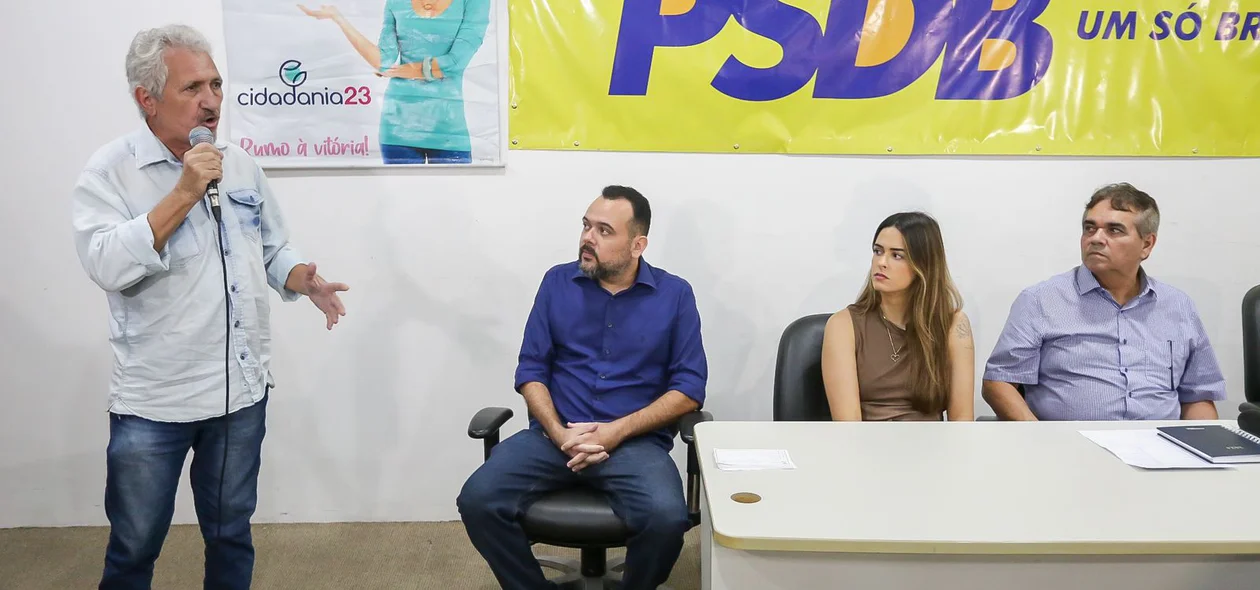 Mário Rogério falando aos presentes