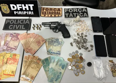 Material apreendido pela DFHT que estava sob posse de suspeito por roubo e homicídio em Piripiri