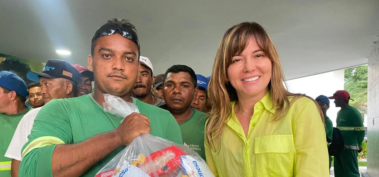Momento da entrega das cestas