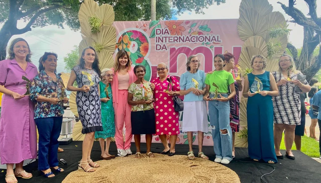 Mulheres de Esperantina receberam prêmios