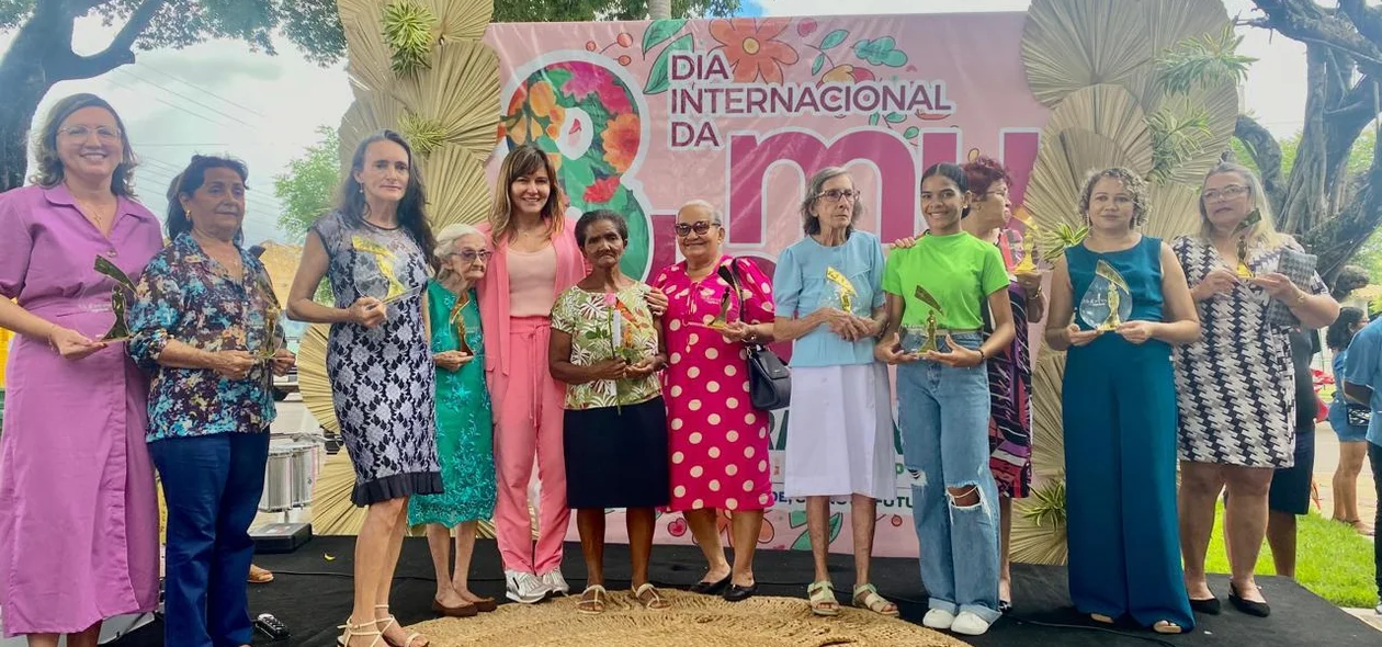 Mulheres de Esperantina receberam prêmios