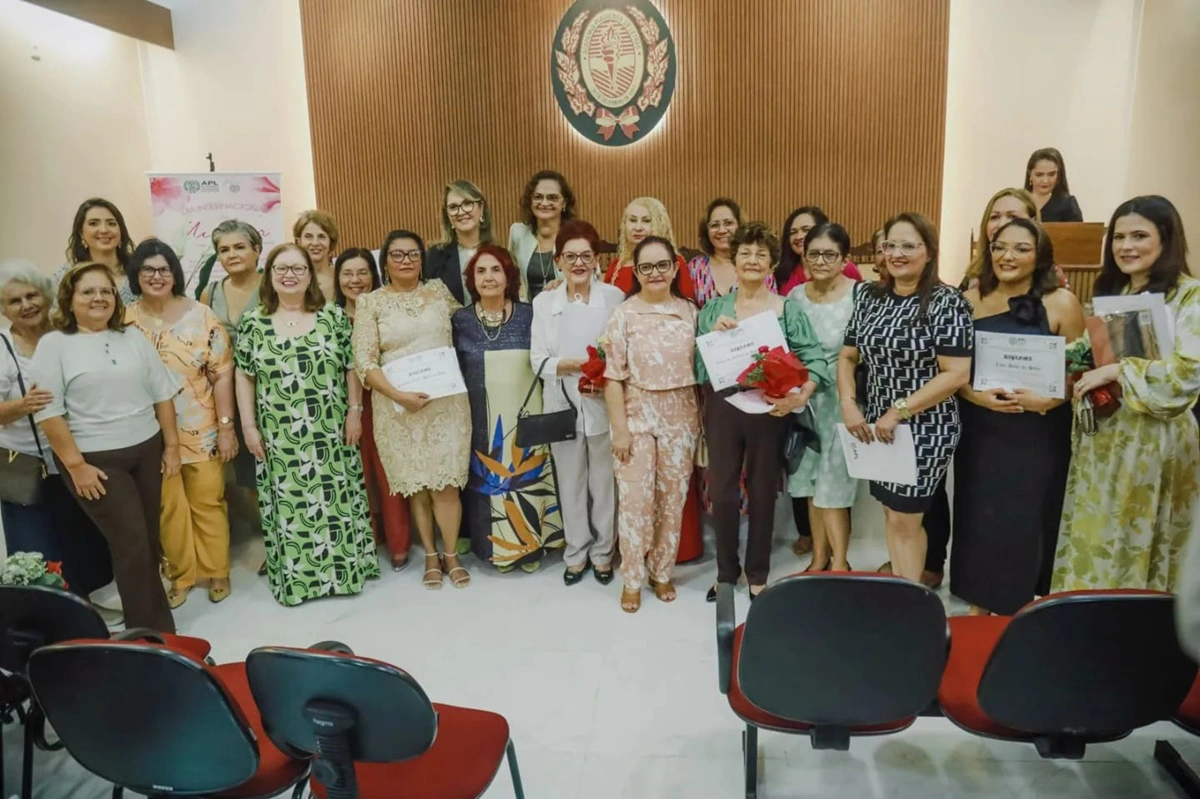 Mulheres homenageadas em evento da APL