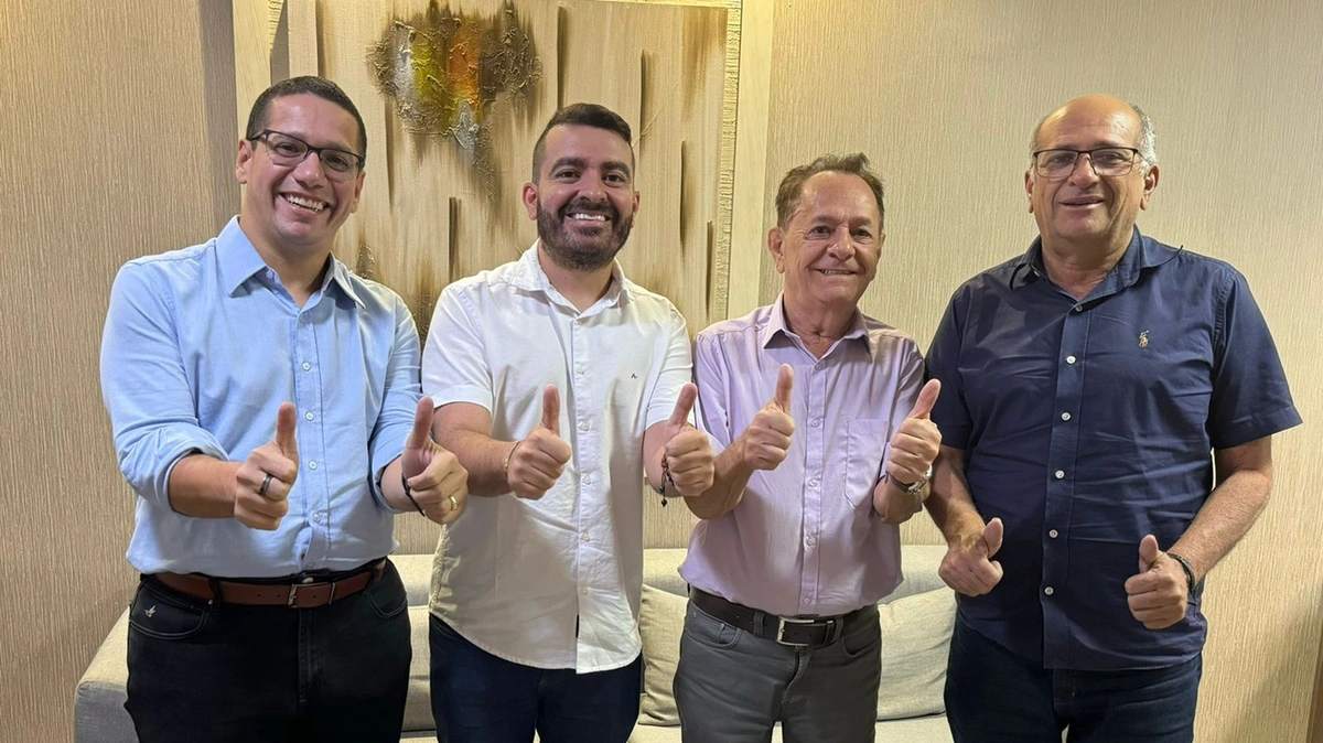 Na foto: Dr. Guilherme Oliveira e Eurimar Nunes ao centro