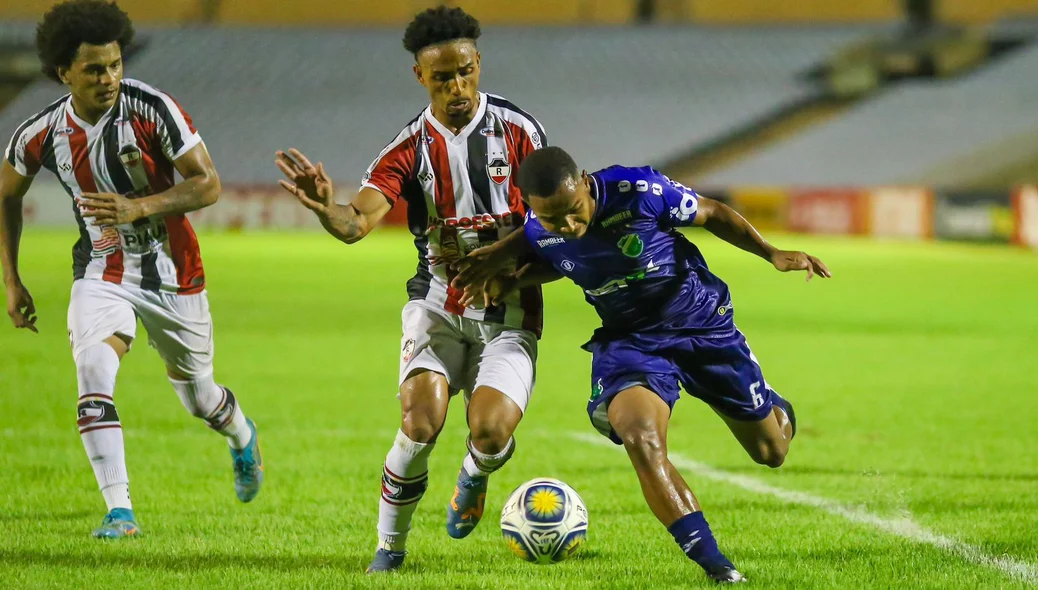 No clássico piauiense, Altos e River ficaram no 0 a 0 pela Copa do Nordeste