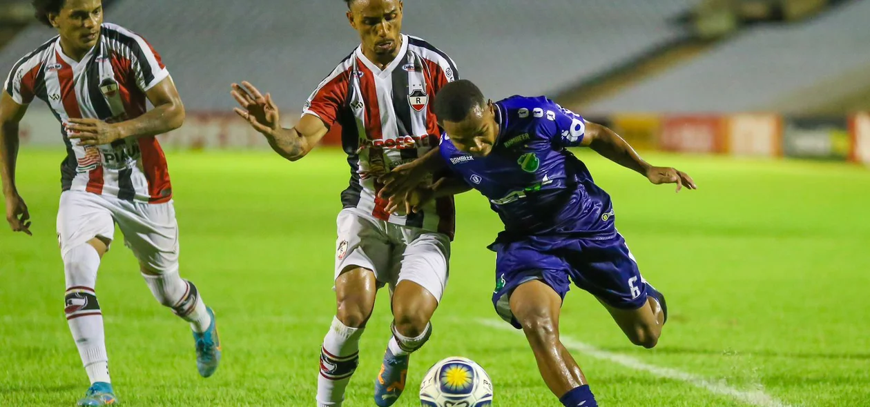 No clássico piauiense, Altos e River ficaram no 0 a 0 pela Copa do Nordeste