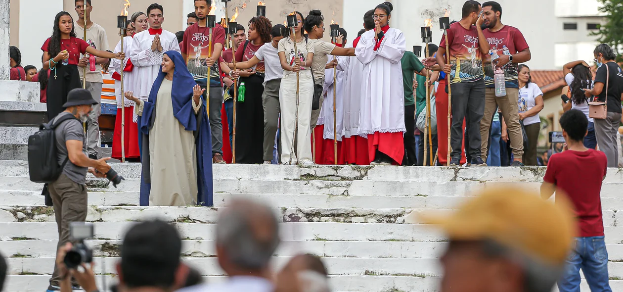 O evento começou no adro da Igreja São Benedito