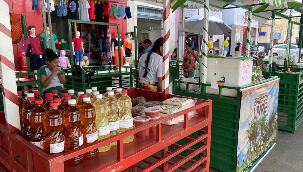 O evento ocorre ao lado do Mercado Público Municipal de Esperantina