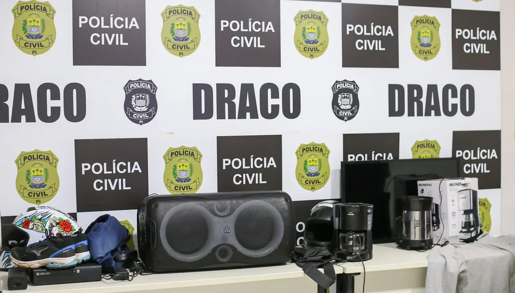 Objetos encontrados durante a prisão realizada pelo BEPI