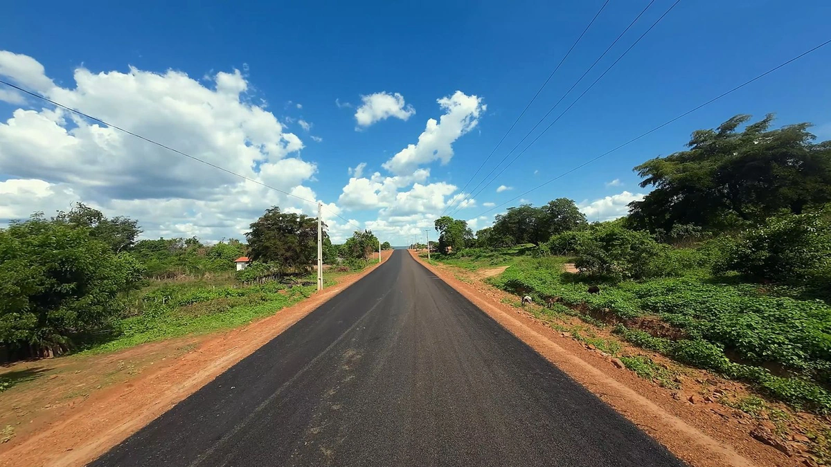 Obras do DER em Santa Cruz dos Milagres