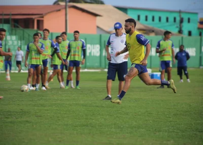 Parnahyba treinando para jogo contra o Altos