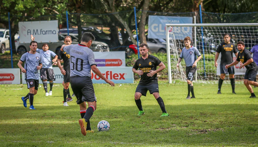 Partida de futebol entre médicos