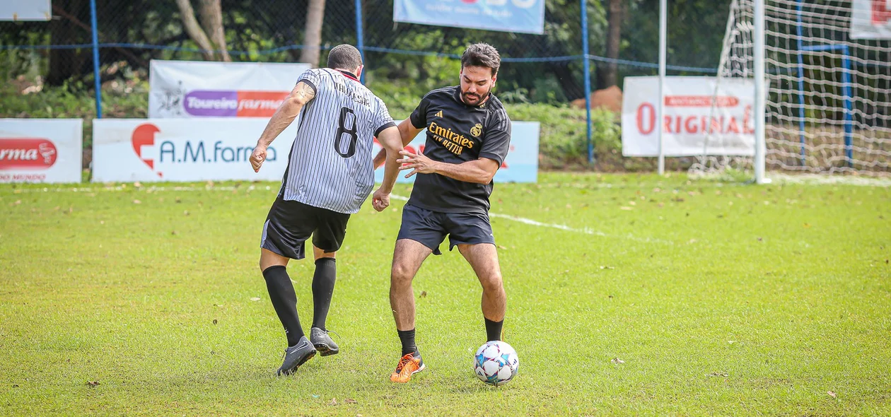 Partida de futebol entre médicos