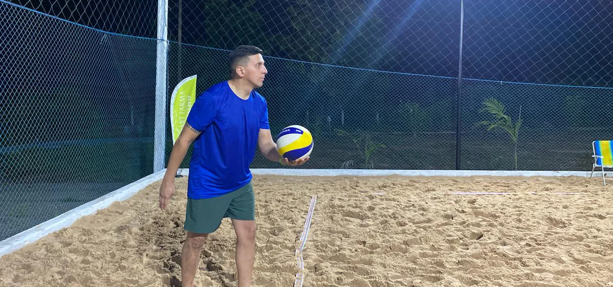 Partida de vôlei na Arena CF861