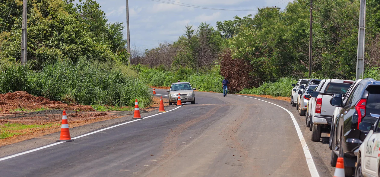 Pavimentação asfáltica da rodovia PI 354
