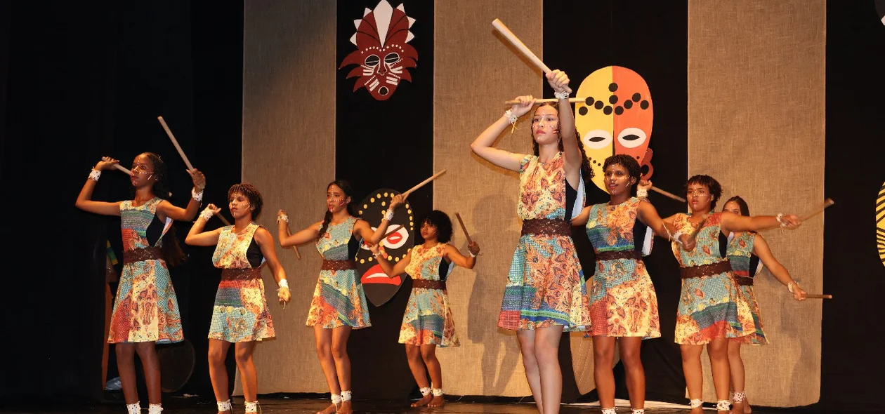 Peça teatral em homenagem às mulheres